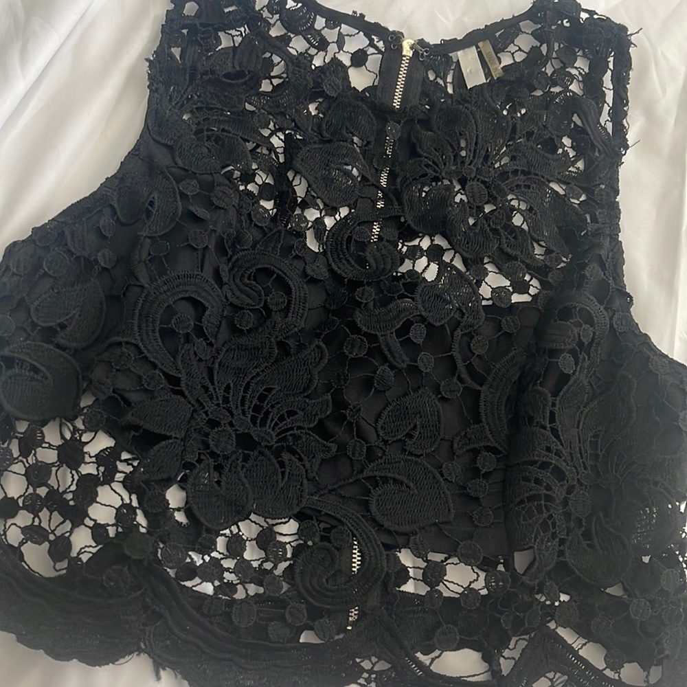 Black crop top mesh size L